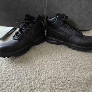 Nike Boys Black Leather Boots